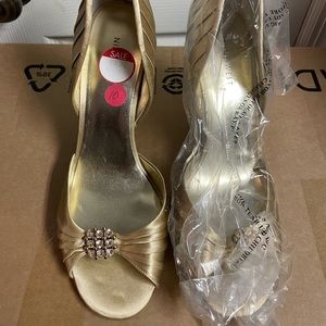 NINE WEST WOMANS HEEL SHOES NEW